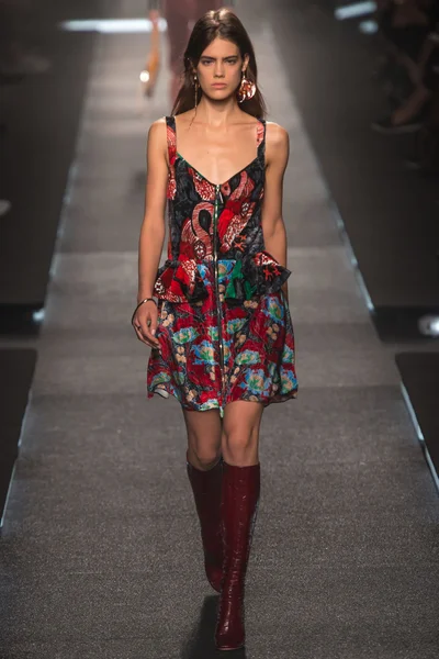 Look 44